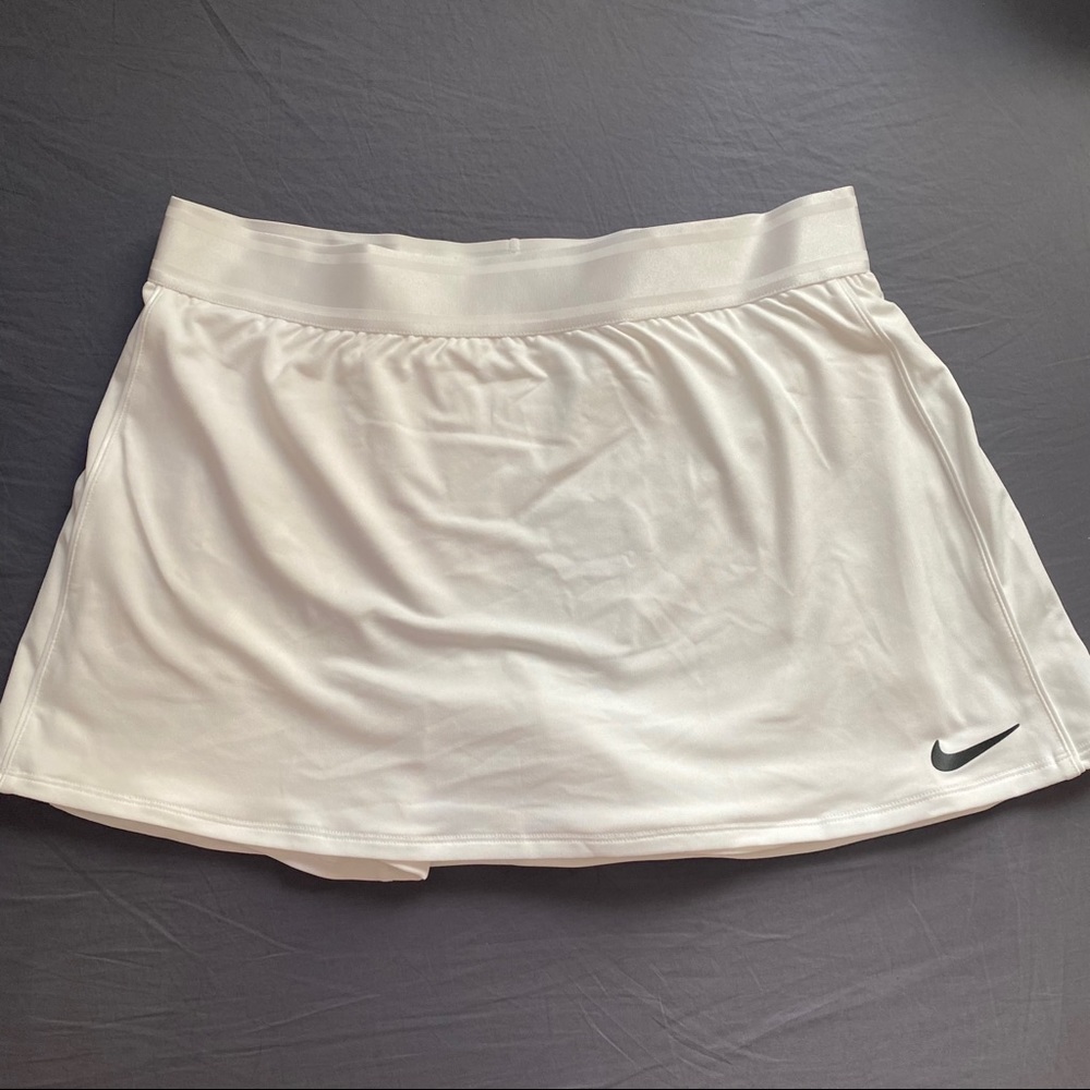 BNWT Nike Tennis Skirt